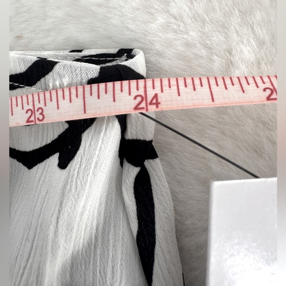 NWT Nine West Ruffle Sleeveless Blouse, Size XXL - Picture 10 of 13